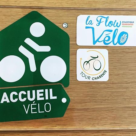 Suite Familiale- Deux Chambres Saint-Meme-les-Carrieres Exteriér fotografie