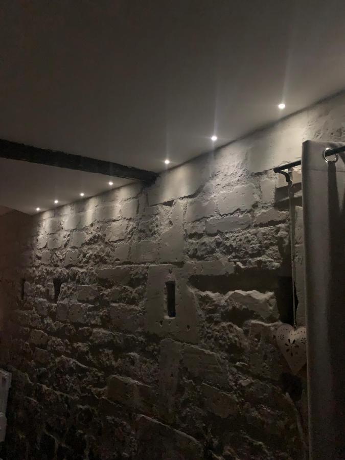 Suite Familiale- Deux Chambres Saint-Meme-les-Carrieres Exteriér fotografie